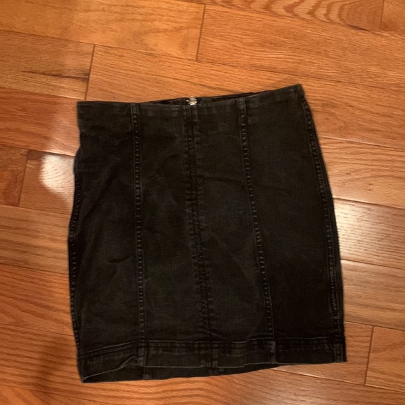 Free people modern femme skirt in black size 4 - Picture 3 of 4